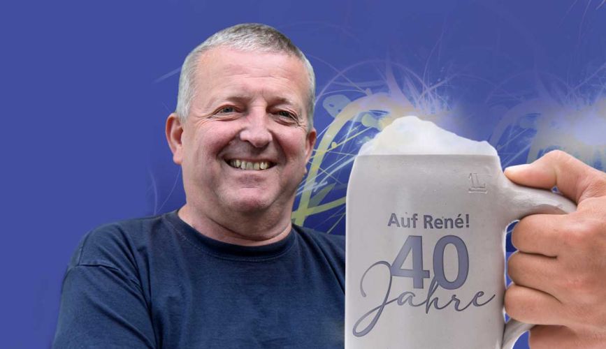 40 Jahre Jubilaeum Rene - mit Bierhumpen